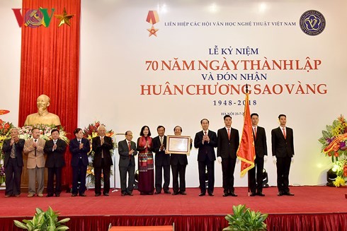 Liên hiệp các Hội VH-NT Việt Nam đón nhận Huân chương Sao Vàng - ảnh 5