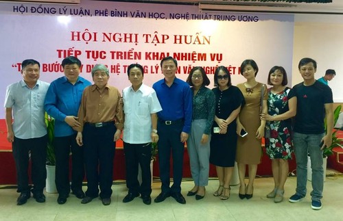 Từng bước xây dựng hệ thống lý luận văn nghệ Việt Nam - ảnh 1