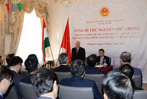 Tổng Bí thư: Mỗi người Việt hãy là cầu nối cho mối quan hệ với Hungary - ảnh 1