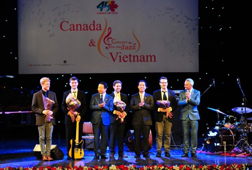 Hòa nhạc Jazz kỷ niệm 45 năm thiết lập quan hệ ngoại giao Việt Nam-Canada - ảnh 2