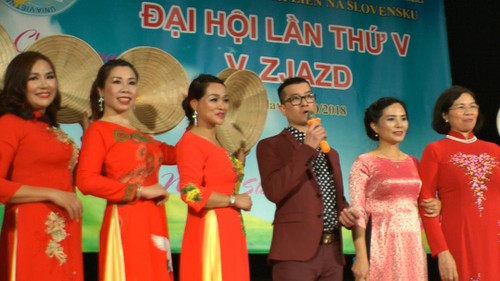  Hội phụ nữ Việt Nam tại Cộng hoà Slovakia vừa tổ chức đại hội lần thứ 5 - ảnh 8