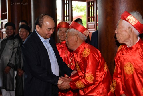 Chùm ảnh: Thủ tướng dự Ngày hội Đại đoàn kết toàn dân tộc tại Bắc Giang - ảnh 2