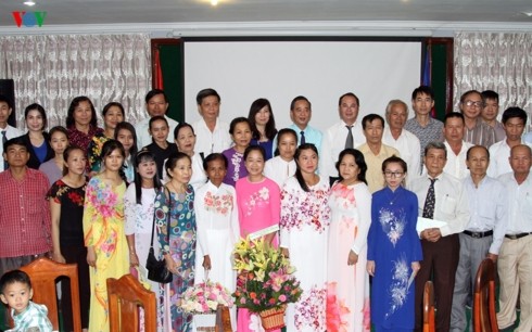 Người Việt Nam tại Campuchia kỷ niệm ngày Nhà giáo Việt Nam - ảnh 1