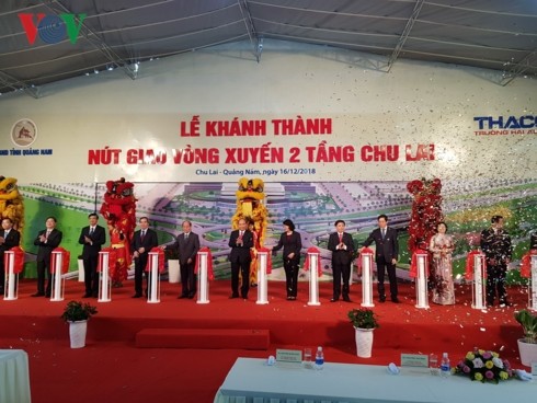 Thủ tướng cắt băng khánh thành nút giao vòng xuyến 2 tầng tại Quảng Nam - ảnh 1