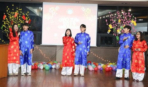 Sinh viên Việt Nam tại Hàn Quốc vui đón Năm mới 2019 - ảnh 1