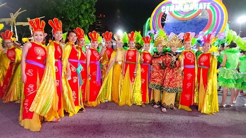 Cộng đồng người Việt tham gia lễ hội đường phố Chingay Parade tại Singapore - ảnh 8