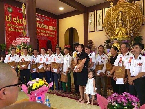 Hội Phật tử Việt Nam tại Hàn Quốc thăm và tặng quà huyện đảo Trường Sa - ảnh 5