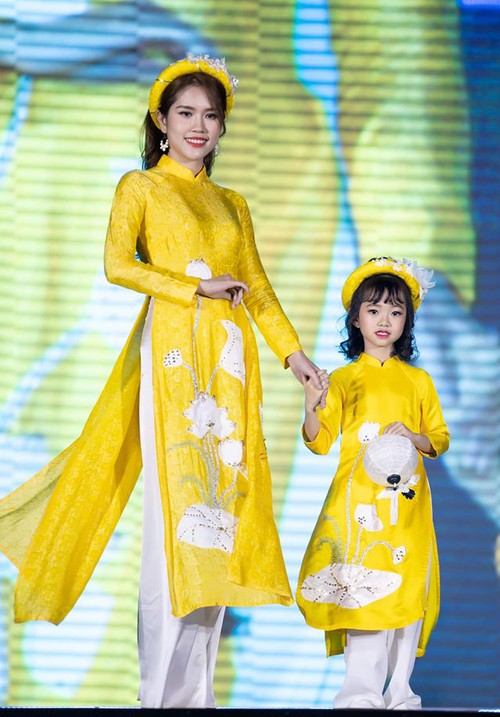 Hoa hậu Ngọc Hân với bộ sưu tập: "Sắc màu phồn vinh" - ảnh 7
