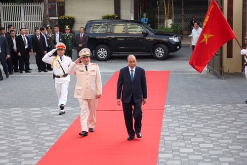 Ngày đầu năm mới, Thủ tướng Nguyễn Xuân Phúc đã có chuyến thăm, làm việc và chúc Tết tại TP Đà Nẵng. - ảnh 1