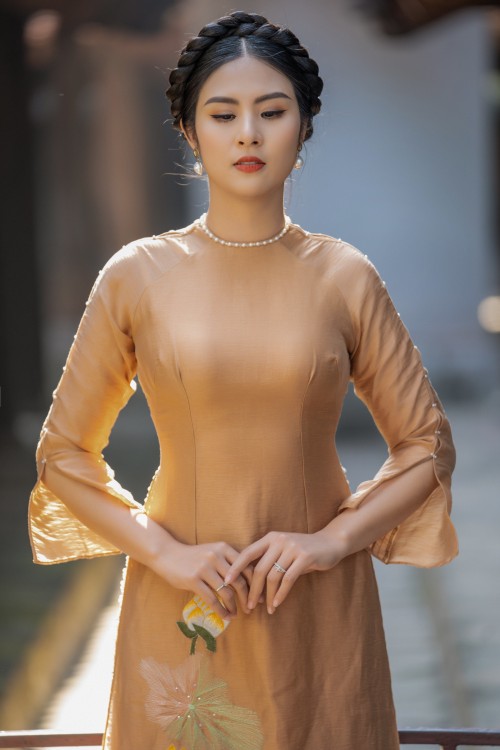 Hoa hậu Ngọc Hân với bộ sưu tập áo dài “Sắc màu phồn vinh" - ảnh 6