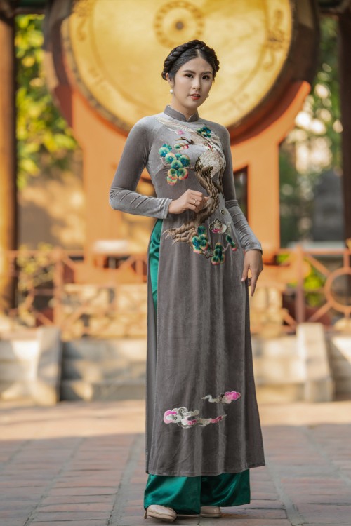 Hoa hậu Ngọc Hân với bộ sưu tập áo dài “Sắc màu phồn vinh" - ảnh 21