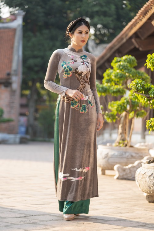 Hoa hậu Ngọc Hân với bộ sưu tập áo dài “Sắc màu phồn vinh" - ảnh 22
