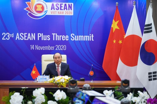 Trung Quốc, Nhật Bản, Hàn Quốc coi trọng vai trò trung tâm của ASEAN - ảnh 1
