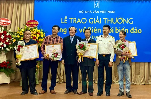 Tôn vinh và trao giải thưởng sáng tác về biên giới, biển đảo - ảnh 1