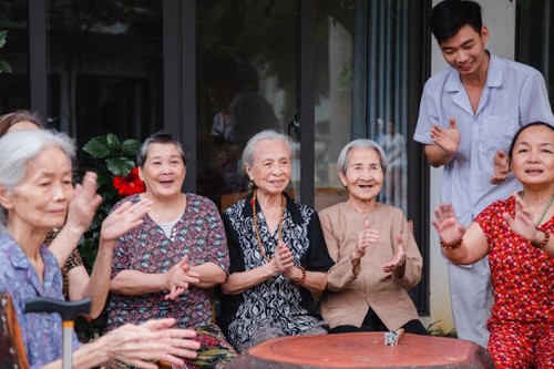 Đến năm 2026 Việt Nam sẽ bước vào thời kỳ dân số già - ảnh 1