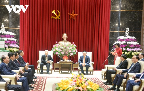 Tổng Bí thư, Chủ tịch nước chúc Tết Đảng bộ, chính quyền và nhân dân Thủ đô Hà Nội - ảnh 1