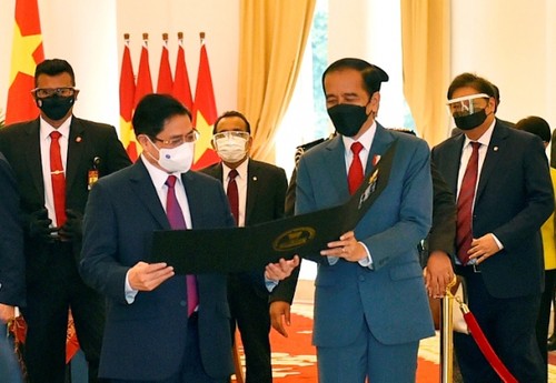 Thủ tướng đề nghị các nước ASEAN phối hợp tìm giải pháp cho vấn đề Myanmar - ảnh 1