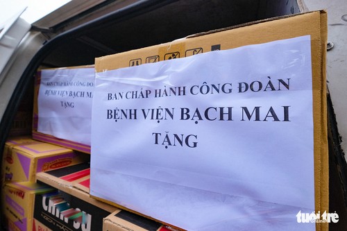 Tàu chở hàng trăm thiết bị y tế của trung tâm hồi sức lớn nhất miền Bắc vào TP.HCM chống dịch - ảnh 7