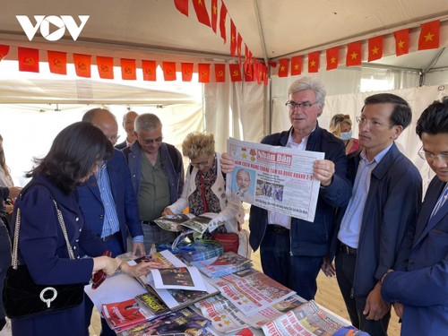 Báo Nhân Dân tham dự Hội báo Nhân đạo Pháp sau 1 năm gián đoạn vì Covid-19 - ảnh 1