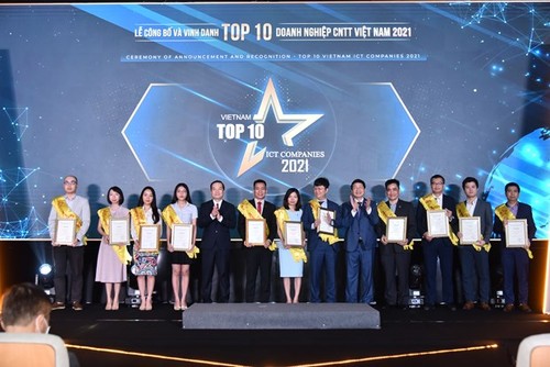 Trao giải Top 10 doanh nghiệp công nghệ thông tin Việt Nam năm 2021 - ảnh 1