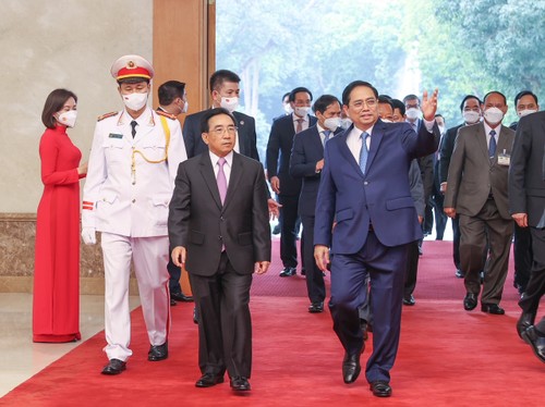 Chùm ảnh: Thủ tướng Phạm Minh Chính đón, hội đàm với Thủ tướng Lào Phankham Viphavanh - ảnh 11