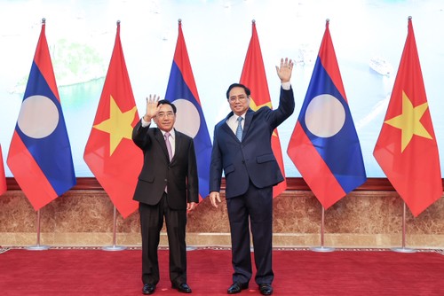 Chùm ảnh: Thủ tướng Phạm Minh Chính đón, hội đàm với Thủ tướng Lào Phankham Viphavanh - ảnh 6