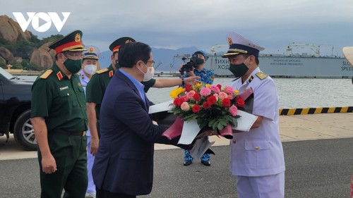 Thủ tướng tưởng niệm liệt sĩ Gạc Ma, thăm lữ đoàn tàu ngầm Hải quân - ảnh 5