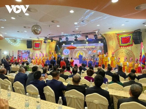 Việt kiều tại Séc long trọng tổ chức Lễ hội Giỗ tổ Hùng Vương 2022 - ảnh 11