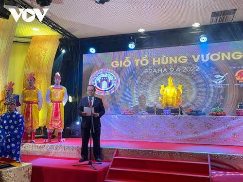 Việt kiều tại Séc long trọng tổ chức Lễ hội Giỗ tổ Hùng Vương 2022 - ảnh 12