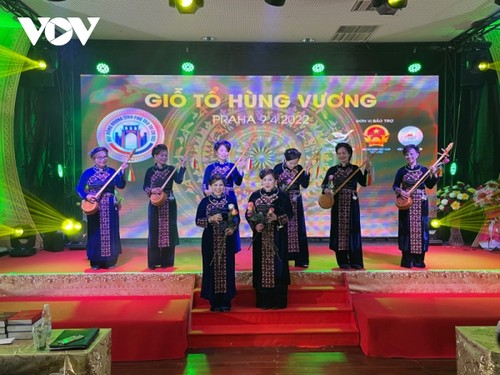 Việt kiều tại Séc long trọng tổ chức Lễ hội Giỗ tổ Hùng Vương 2022 - ảnh 14