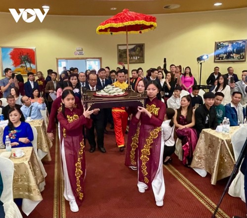 Việt kiều tại Séc long trọng tổ chức Lễ hội Giỗ tổ Hùng Vương 2022 - ảnh 8