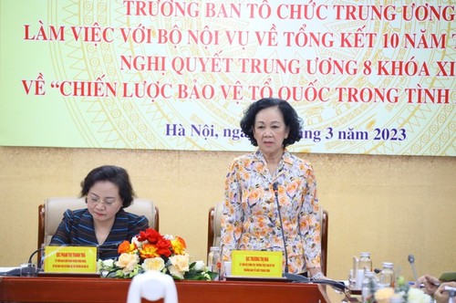 Thường trực Ban Bí thư Trương Thị Mai làm việc với Bộ Nội vụ về tổng kết “Chiến lược bảo vệ Tổ quốc trong tình hình mới - ảnh 1