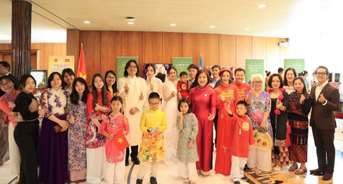 Đặc sắc Việt Nam tại Lễ hội Đám cưới châu Á ở Geneva - ảnh 3