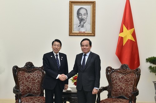 Phó Thủ tướng Trần Lưu Quang tiếp Thống đốc tỉnh Fukuoka - ảnh 1