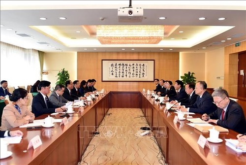 Phó Chủ tịch Quốc hội, Thượng tướng Trần Quang Phương làm việc với Nhóm Nghị sĩ hữu nghị Trung Quốc-Việt Nam - ảnh 1