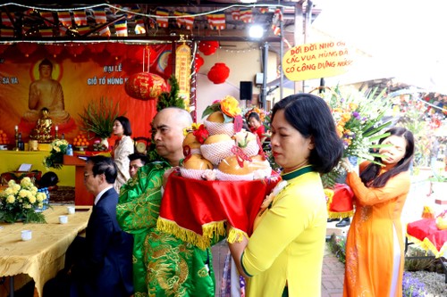 Người Việt ở Ba Lan long trọng tổ chức Lễ Giỗ Tổ - Vua Hùng - ảnh 3