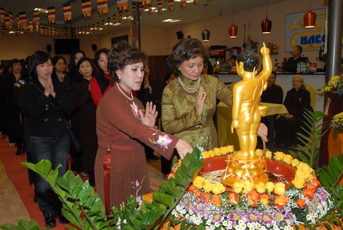 Đại Lễ Phật Đản 2012, Phật lịch 2556 tại Cộng Hòa Czech  - ảnh 7