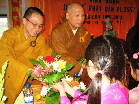 Cộng đồng người Việt tại Ba Lan tổ chức Đại lễ Phật đản Phật lịch 2557   - ảnh 2