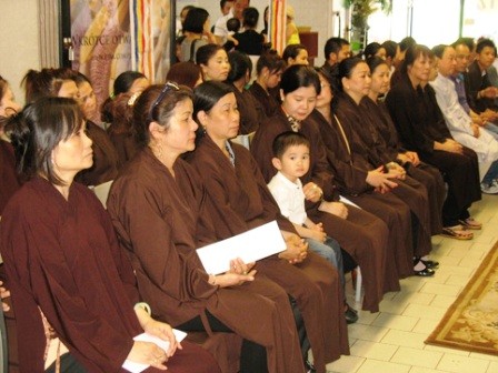 Cộng đồng người Việt tại Ba Lan tổ chức Đại lễ Phật đản Phật lịch 2557   - ảnh 4