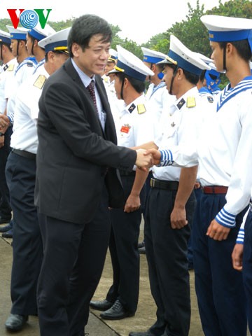 Đoàn công tác  Đài Tiếng nói Việt Nam thăm quân, dân huyện đảo Trường Sa  - ảnh 5