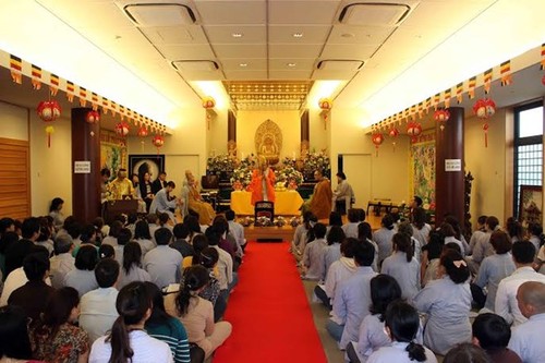 Hội Phật tử Việt Nam tại Nhật Bản đón Lễ Phật đản 2014  - ảnh 1