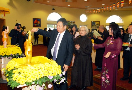 Cộng đồng người Việt Nam tại Séc tổ chức Đại lễ Phật đản  - ảnh 2