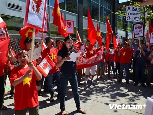 Người Việt tại Canada mít tinh phản đối Trung Quốc  - ảnh 1
