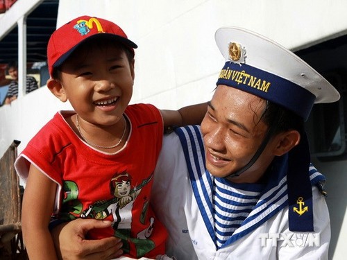 Triển lãm về truyền thống vẻ vang của Hải quân Việt Nam - ảnh 1