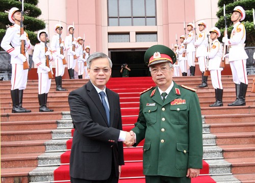 Tăng cường hợp tác quốc phòng Việt Nam - Singapore  - ảnh 1