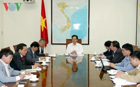 Thủ tướng Nguyễn Tấn Dũng làm việc với lãnh đạo chủ chốt tỉnh Quảng Trị - ảnh 1