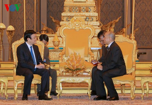 Việt Nam luôn coi trọng và mong muốn tiếp tục phát triển quan hệ hữu nghị và hợp tác với Campuchia - ảnh 1