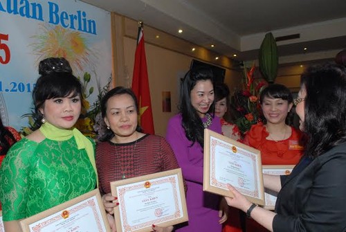 Cộng đồng người Việt tại Đức tổ chức đón Xuân 2015 - ảnh 2