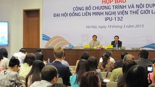 Nhiều đoàn đại biểu Quốc hội các nước tới Hà Nội tham dự Đại hội đồng IPU-132 - ảnh 1