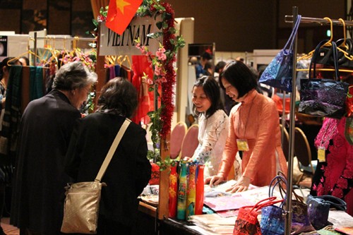 Việt Nam tham gia hội chợ từ thiện tại Nhật Bản - ảnh 2